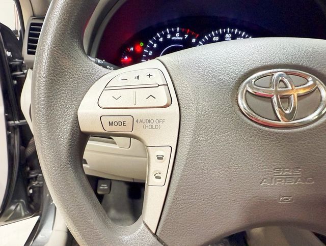 2011 Toyota Camry 4dr Sedan V6 Automatic LE - 22927278 - 10