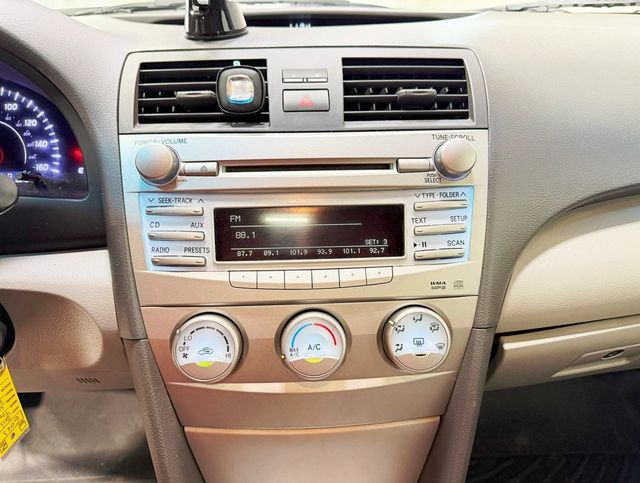 2011 Toyota Camry 4dr Sedan V6 Automatic LE - 22927278 - 13