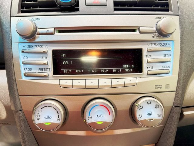 2011 Toyota Camry 4dr Sedan V6 Automatic LE - 22927278 - 14