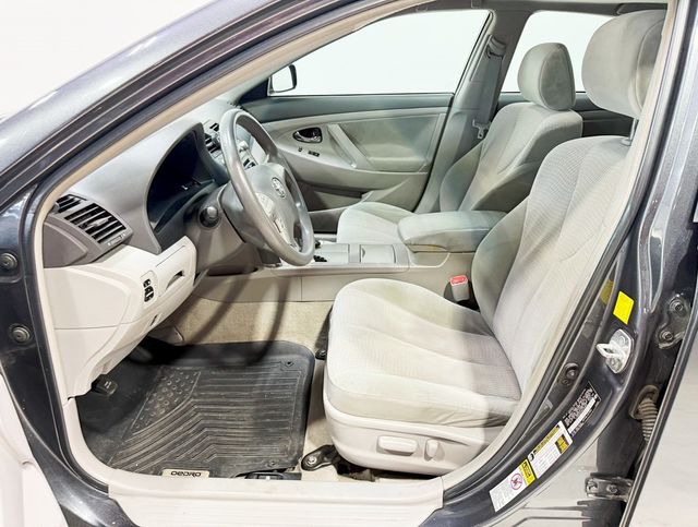 2011 Toyota Camry 4dr Sedan V6 Automatic LE - 22927278 - 16