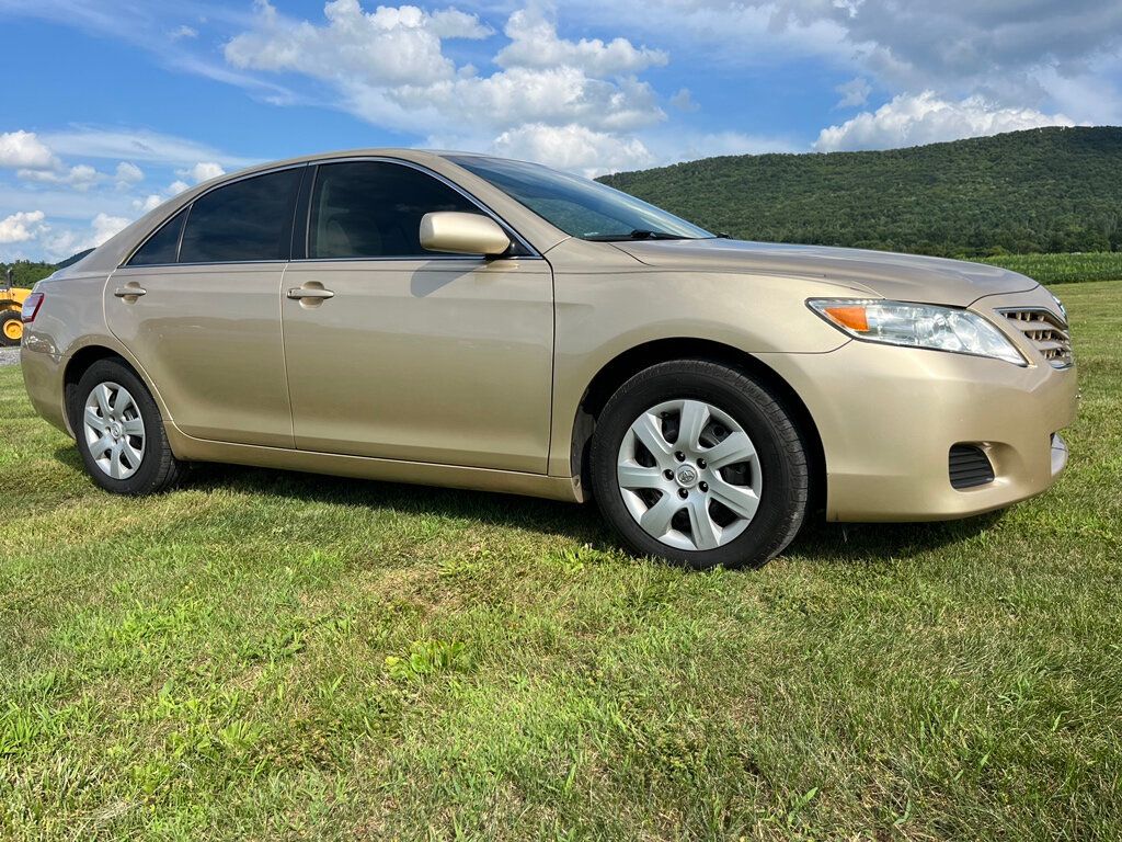 2011 Toyota Camry 6-speed Manual Transmission 3 pedals  - 22522391 - 0