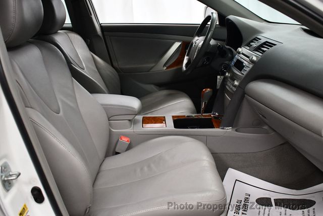 2011 Toyota Camry BASE - 22681154 - 17