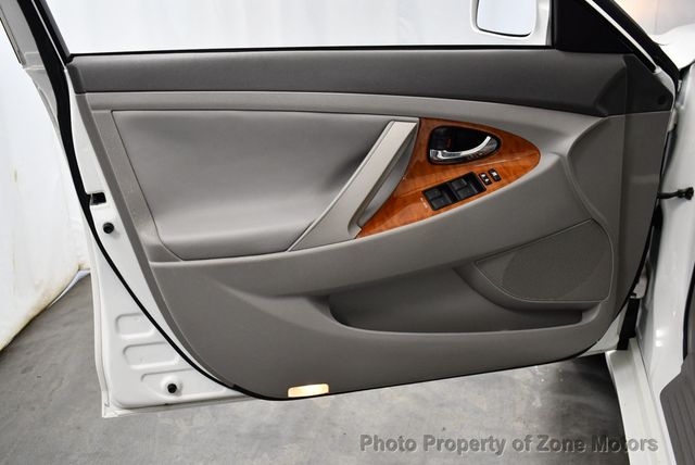 2011 Toyota Camry BASE - 22681154 - 35