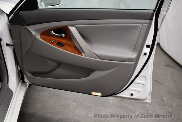 2011 Toyota Camry BASE - 22681154 - 40