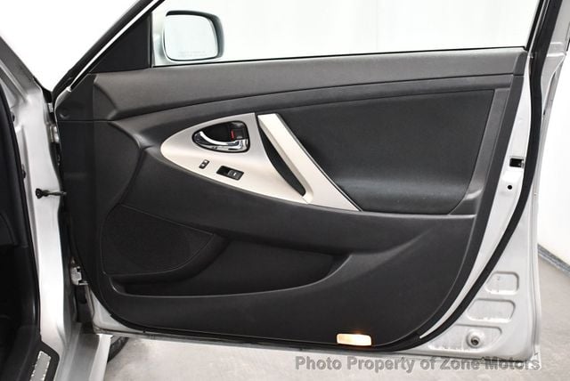 2011 Toyota Camry BASE - 22912575 - 11