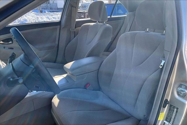 2011 Toyota Camry LE - 22972829 - 11