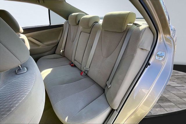 2011 Toyota Camry LE - 22972829 - 14