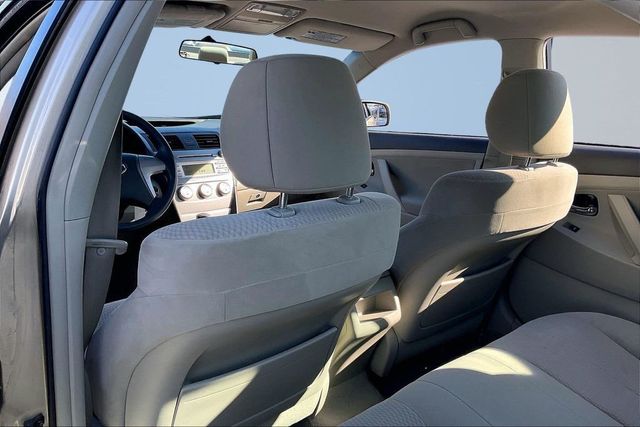 2011 Toyota Camry LE - 22972829 - 18