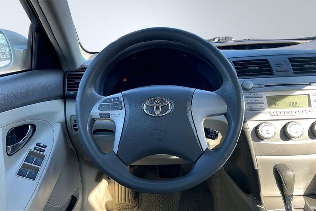 2011 Toyota Camry LE - 22972829 - 20