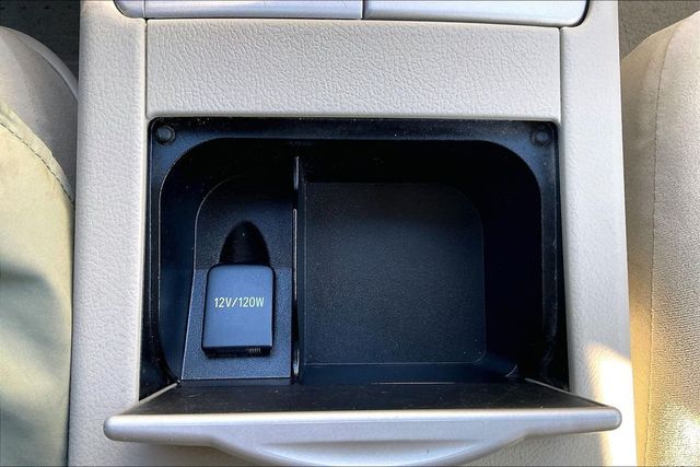 2011 Toyota Camry LE - 22972829 - 25