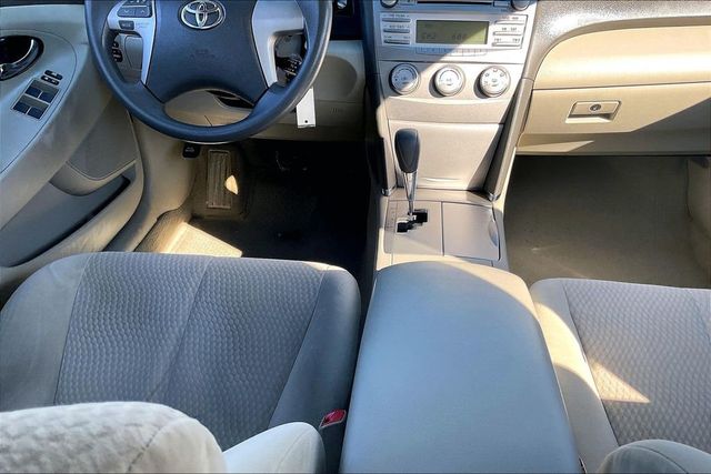 2011 Toyota Camry LE - 22972829 - 26