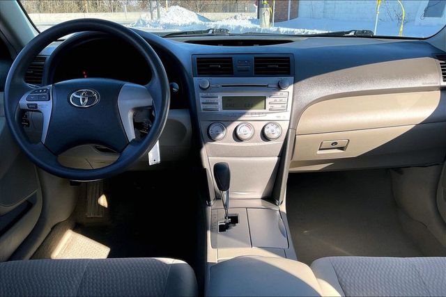 2011 Toyota Camry LE - 22972829 - 27
