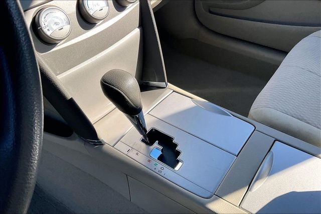 2011 Toyota Camry LE - 22972829 - 28