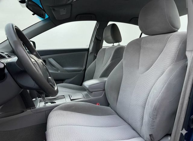 2011 Toyota Camry LE 4dr Sedan 6A - 22949102 - 11