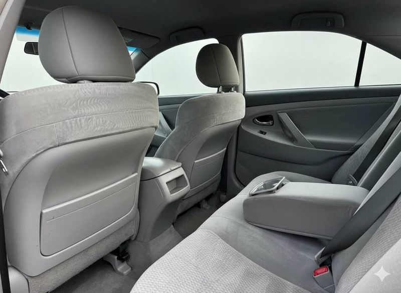 2011 Toyota Camry LE 4dr Sedan 6A - 22949102 - 12