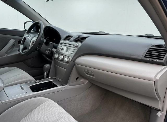 2011 Toyota Camry LE 4dr Sedan 6A - 22949102 - 16