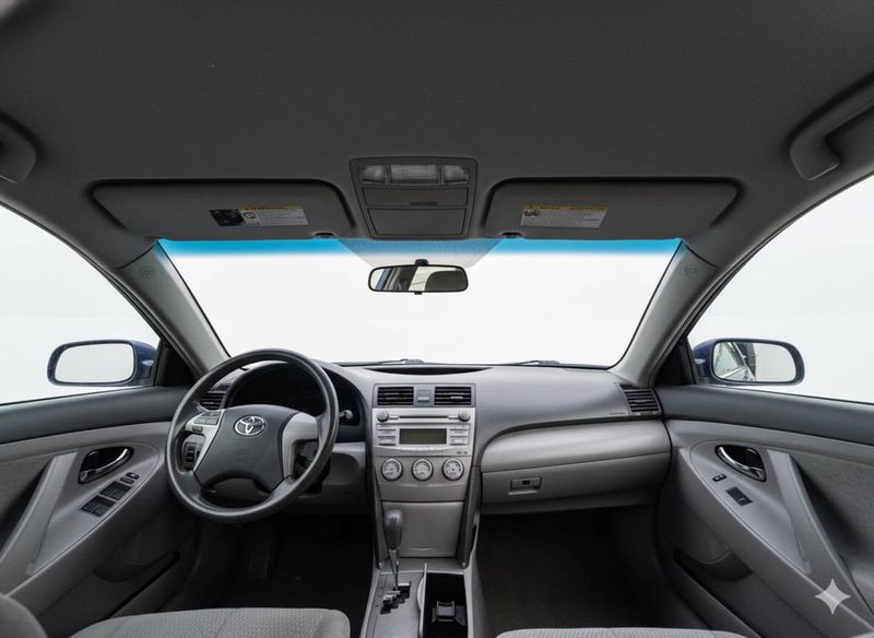 2011 Toyota Camry LE 4dr Sedan 6A - 22949102 - 18