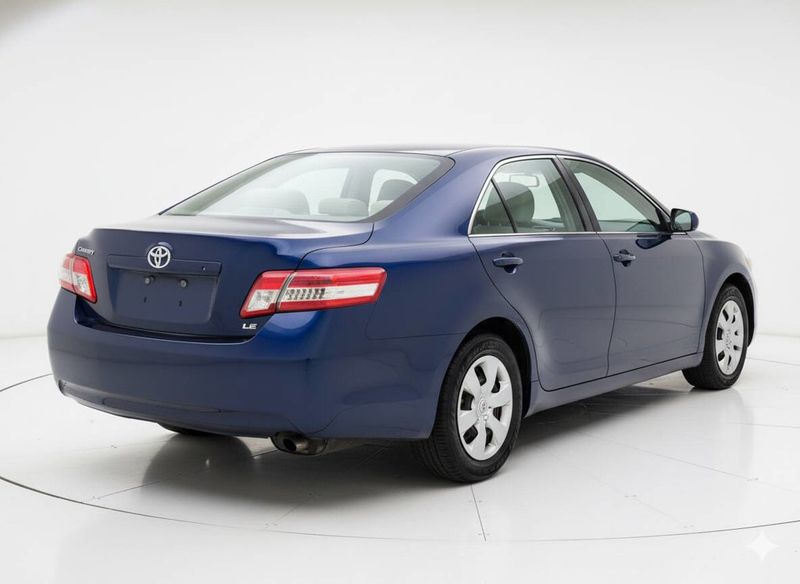 2011 Toyota Camry LE 4dr Sedan 6A - 22949102 - 6