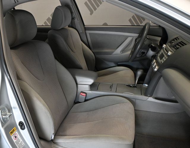 2011 Toyota Camry LE Sedan - 23075237 - 11