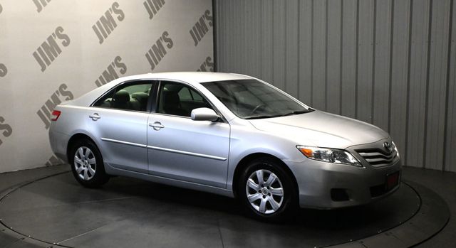 2011 Toyota Camry LE Sedan - 23075237 - 2