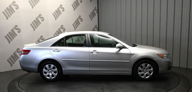 2011 Toyota Camry LE Sedan - 23075237 - 3