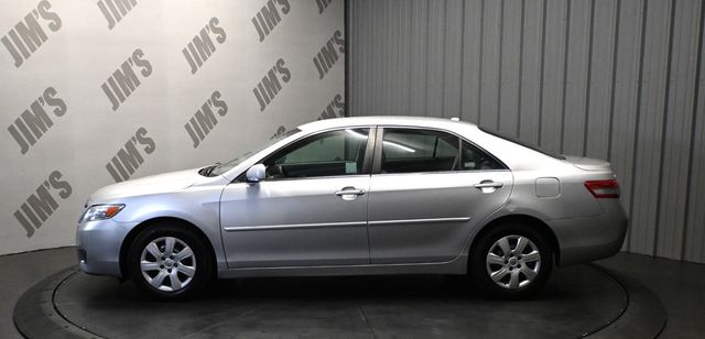 2011 Toyota Camry LE Sedan - 23075237 - 4