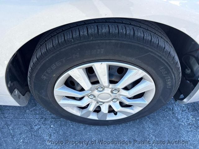 2011 Toyota Corolla 4dr Sedan Automatic LE - 23028976 - 10