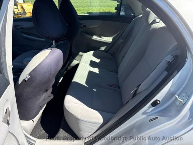 2011 Toyota Corolla 4dr Sedan Automatic LE - 23028976 - 8