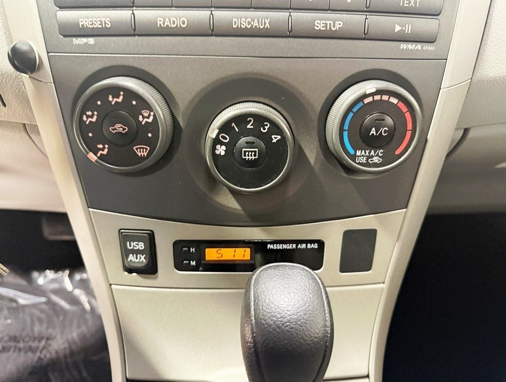 2011 Toyota Corolla 4dr Sedan Automatic LE - 22937744 - 16