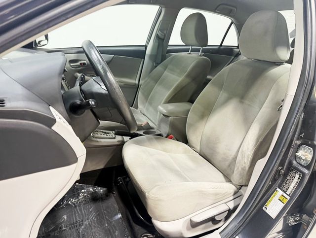 2011 Toyota Corolla 4dr Sedan Automatic LE - 22937744 - 19