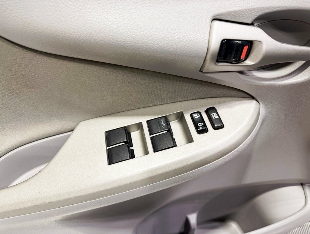 2011 Toyota Corolla 4dr Sedan Automatic LE - 22937744 - 22