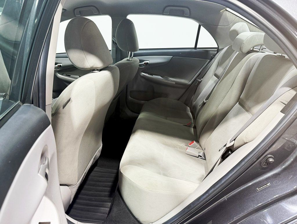 2011 Toyota Corolla 4dr Sedan Automatic LE - 22937744 - 23