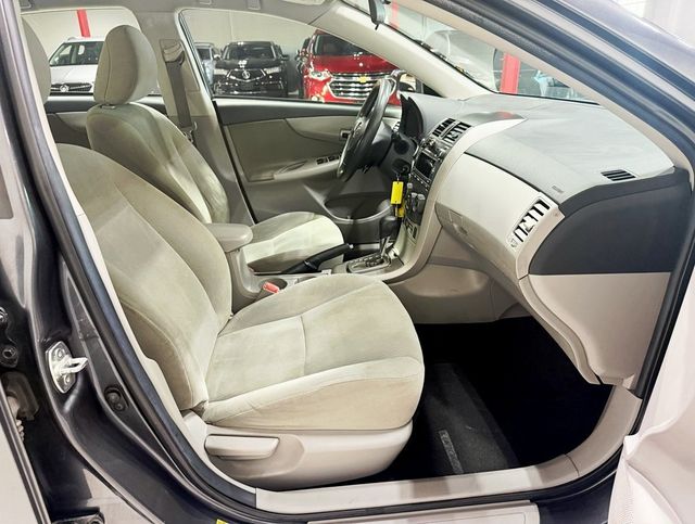 2011 Toyota Corolla 4dr Sedan Automatic LE - 22937744 - 30