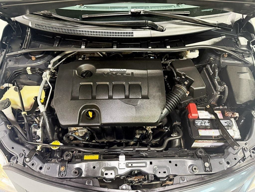 2011 Toyota Corolla 4dr Sedan Automatic LE - 22937744 - 32