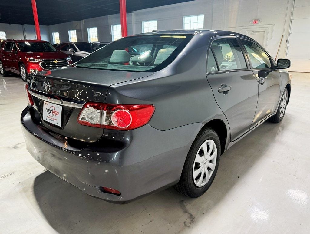 2011 Toyota Corolla 4dr Sedan Automatic LE - 22937744 - 6