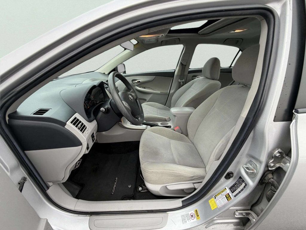 2011 Toyota Corolla 4dr Sedan Automatic LE - 22958087 - 12