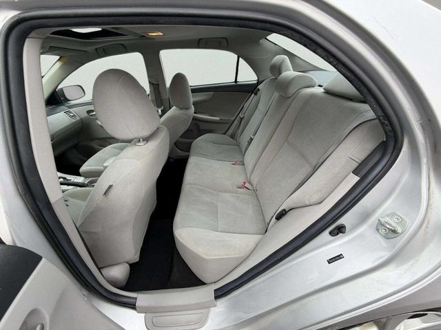 2011 Toyota Corolla 4dr Sedan Automatic LE - 22958087 - 15