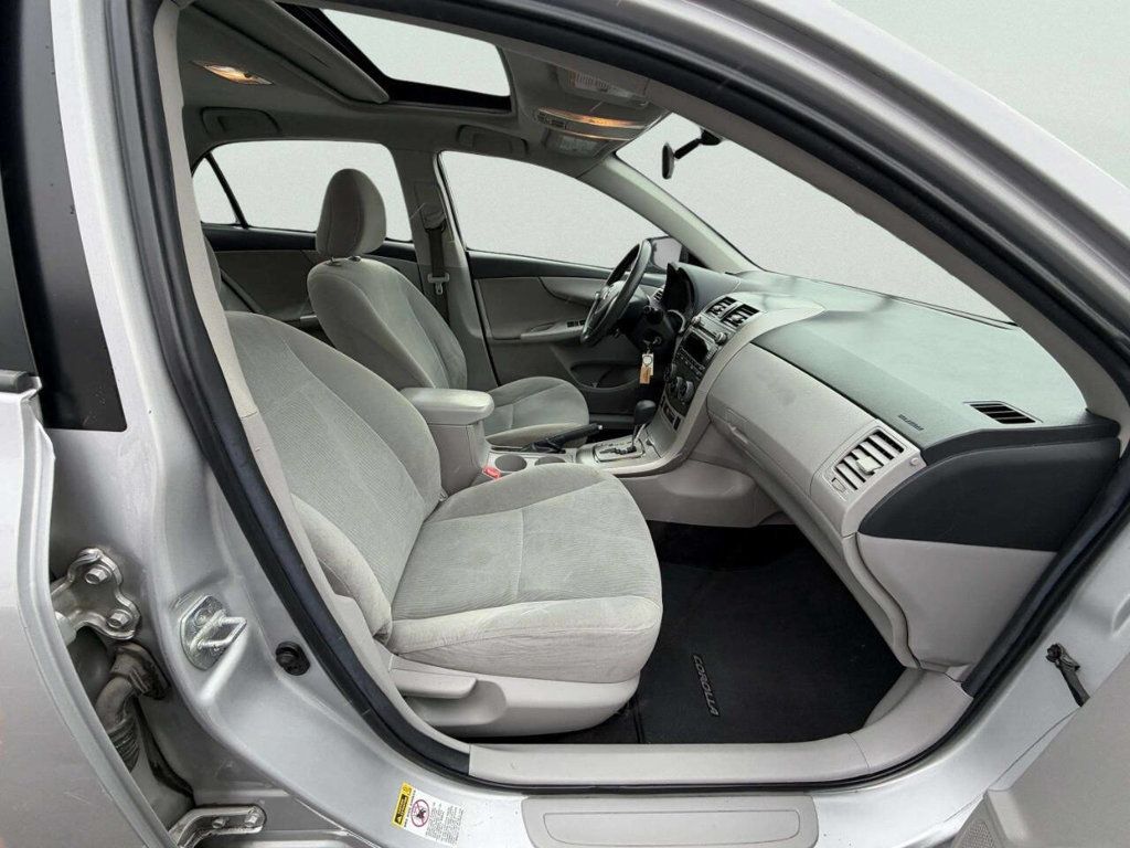 2011 Toyota Corolla 4dr Sedan Automatic LE - 22958087 - 21