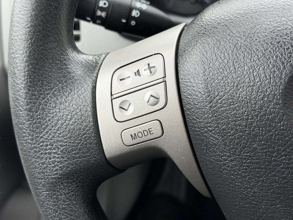 2011 Toyota Corolla 4dr Sedan Automatic LE - 22958087 - 28