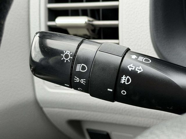 2011 Toyota Corolla 4dr Sedan Automatic LE - 22958087 - 29