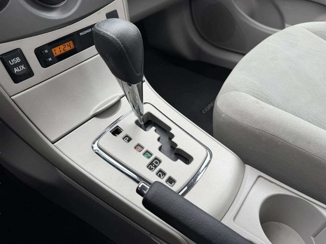 2011 Toyota Corolla 4dr Sedan Automatic LE - 22958087 - 36