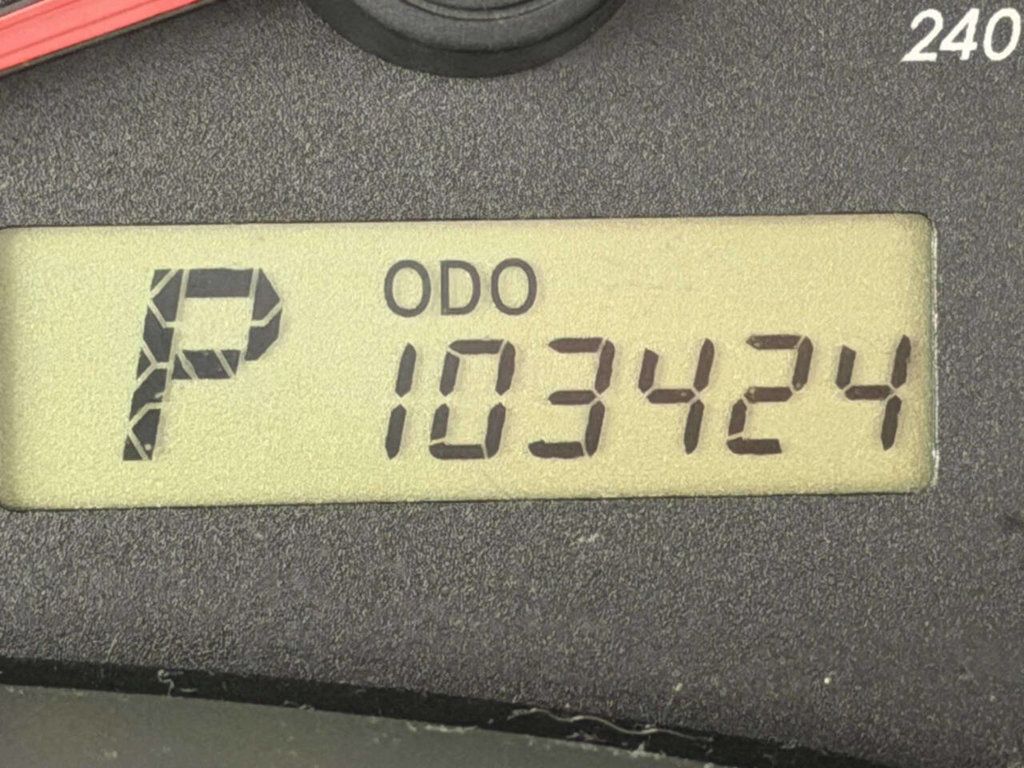 2011 Toyota Corolla 4dr Sedan Automatic LE - 22958087 - 40