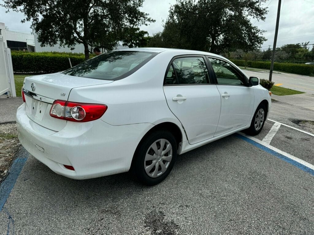 2011 Toyota Corolla 4dr Sedan Automatic LE - 22662843 - 3