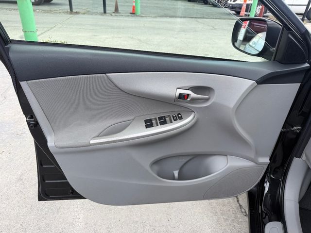 2011 Toyota Corolla 4dr Sedan Automatic LE - 22996313 - 12