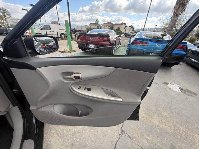 2011 Toyota Corolla 4dr Sedan Automatic LE - 22996313 - 13