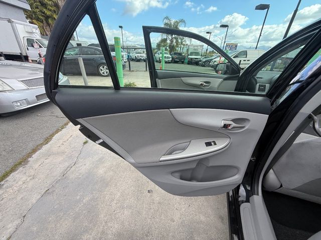 2011 Toyota Corolla 4dr Sedan Automatic LE - 22996313 - 15