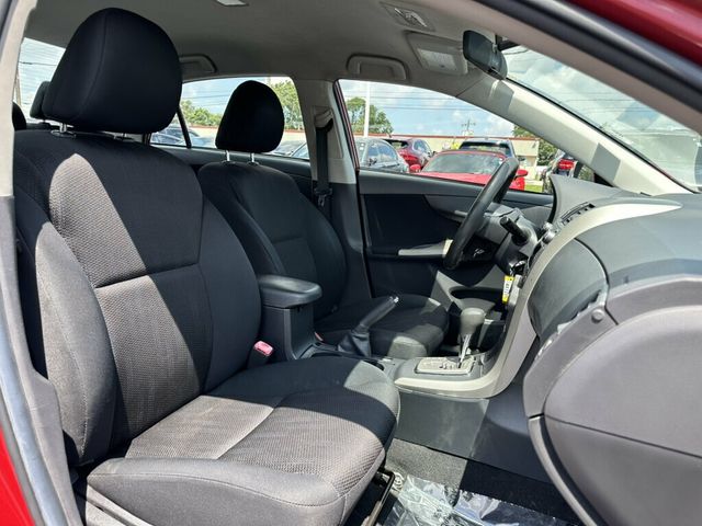 2011 Toyota Corolla 4dr Sedan Automatic LE - 23062330 - 12