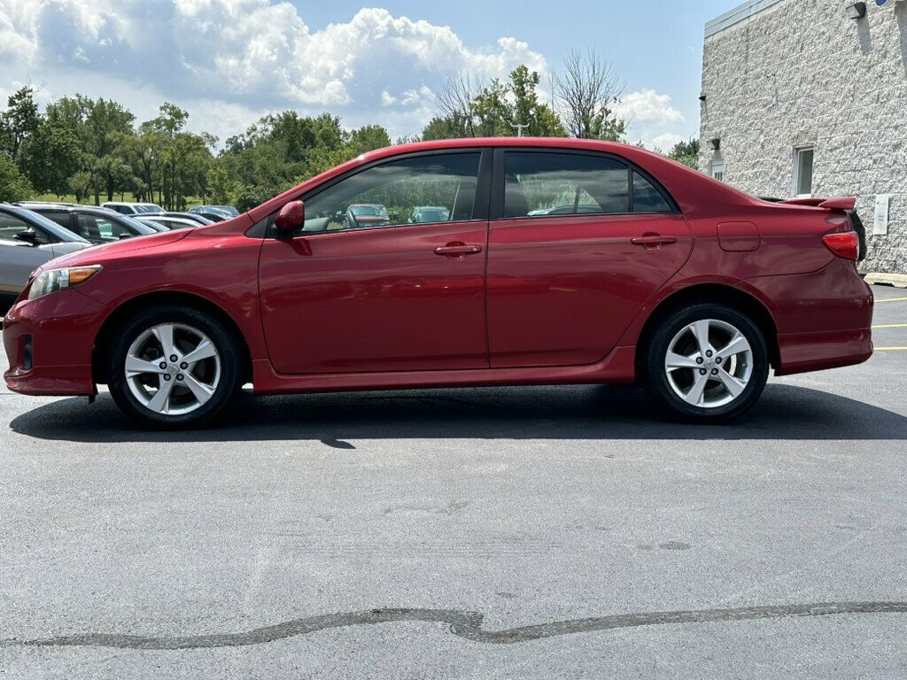 2011 Toyota Corolla 4dr Sedan Automatic LE - 23062330 - 18