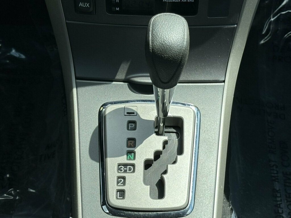 2011 Toyota Corolla 4dr Sedan Automatic LE - 23062330 - 22