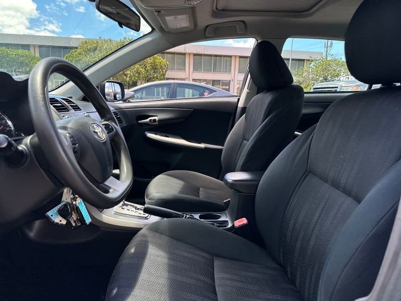 2011 Toyota Corolla S photo 4